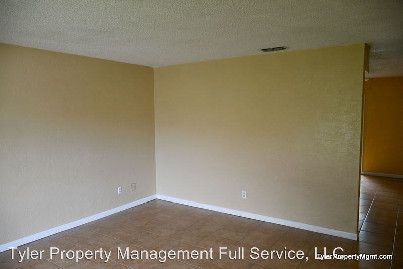 546 Taylor Rd - Photo 3 of 12