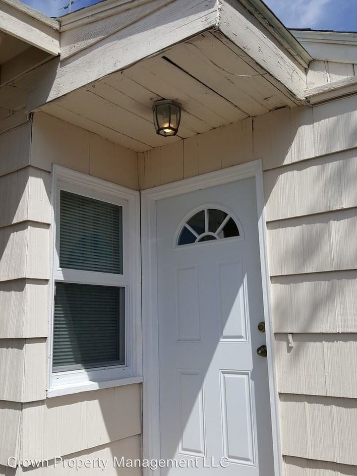 724 S Gum St - Photo 2 of 21