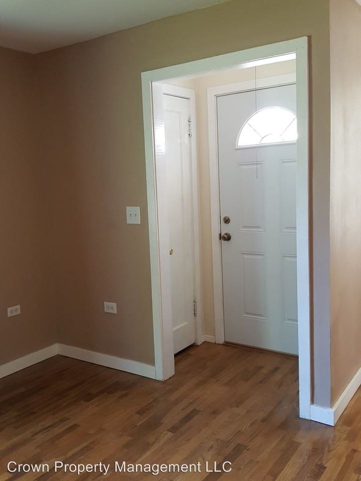 724 S Gum St - Photo 3 of 21