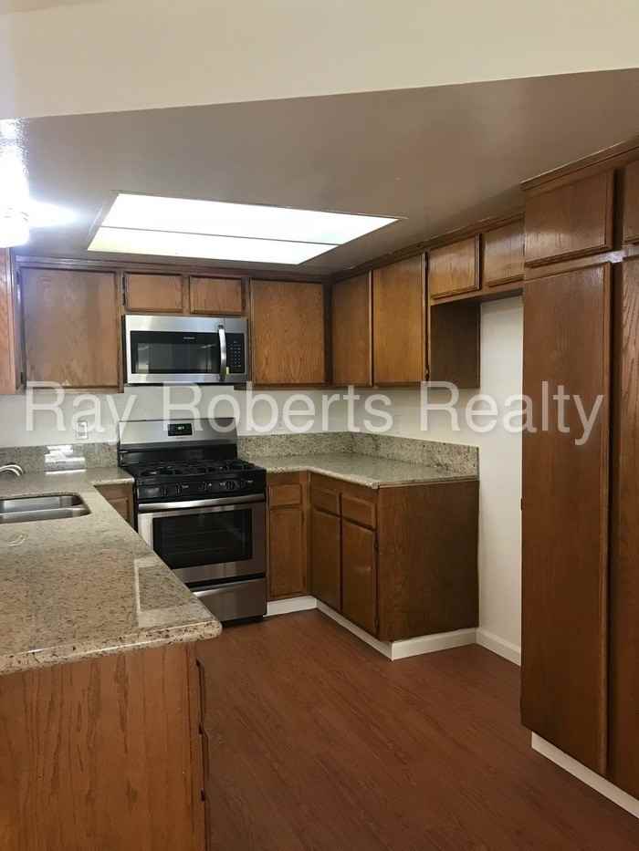 3623 Howard Ave - Photo 2 of 16