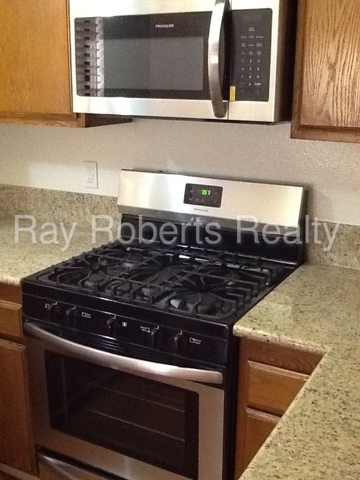 3623 Howard Ave - Photo 3 of 16