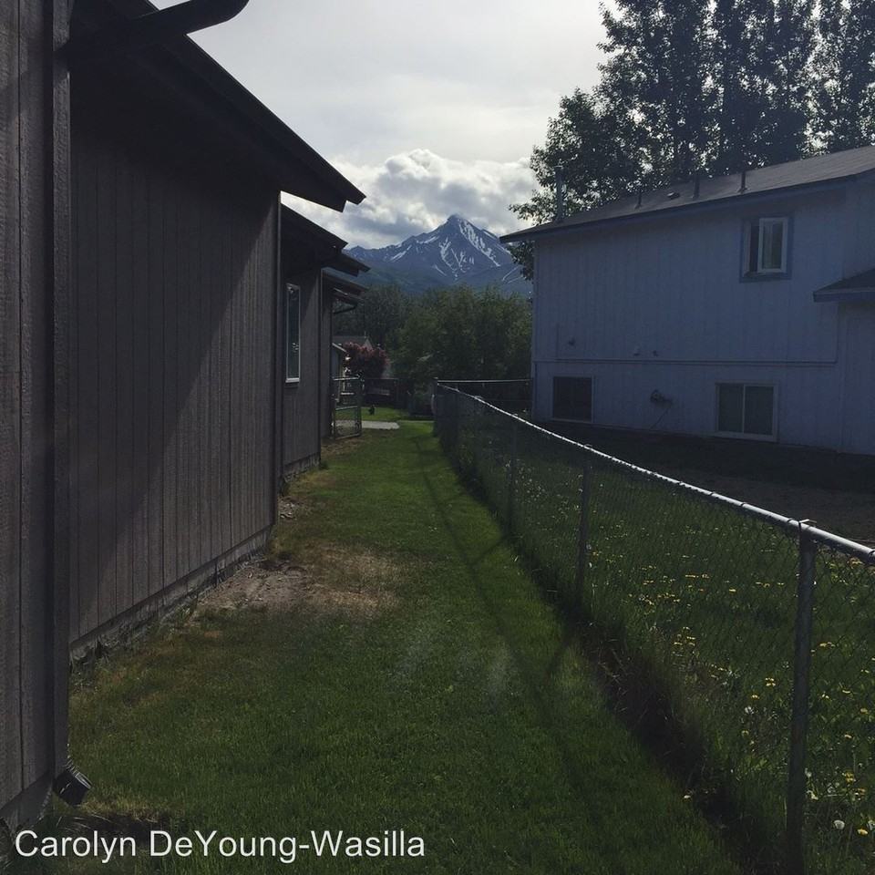 416 N Bonanza St - Photo 3 of 6