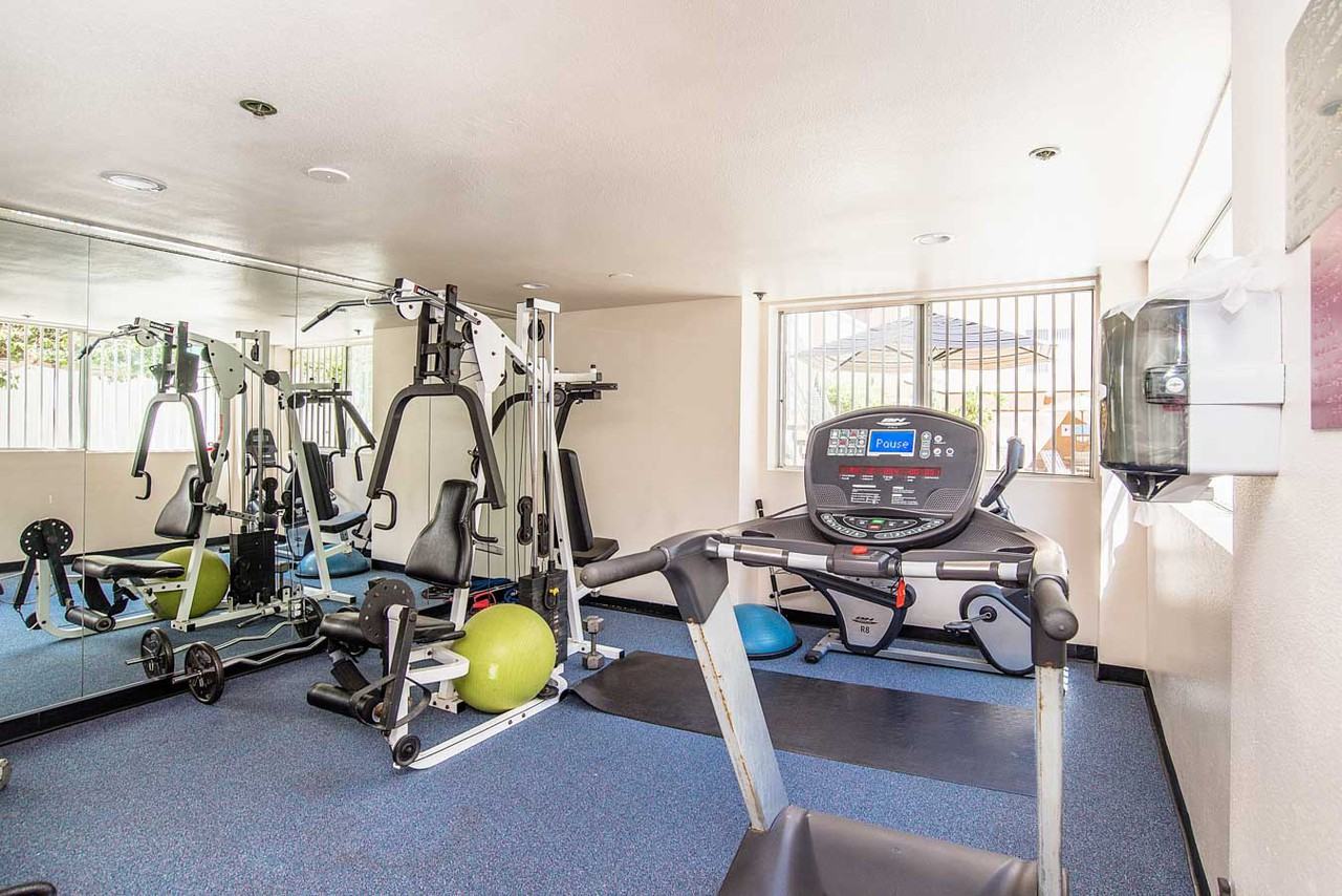 Marlon Manor Apts - Photo 4 of 20