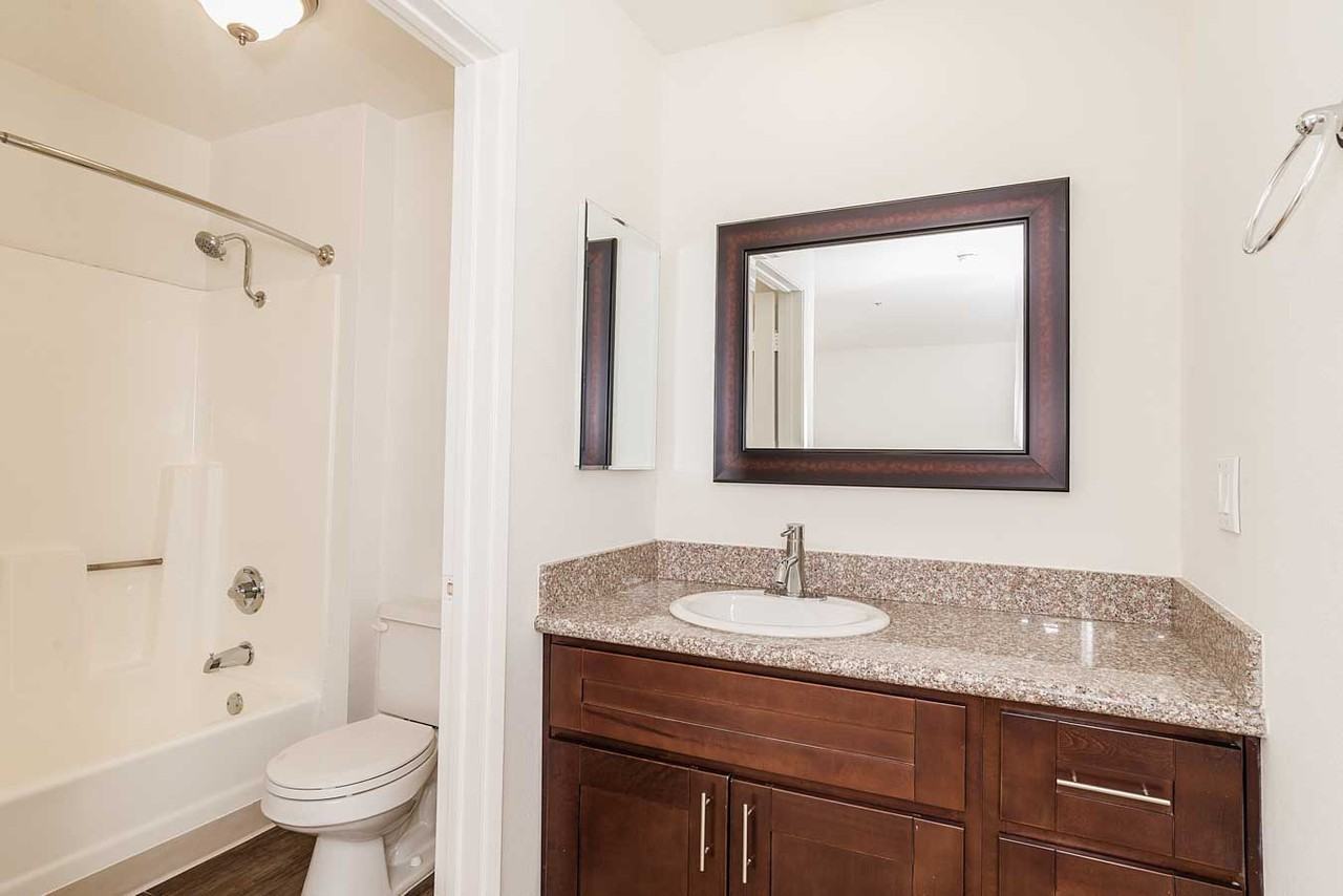 Marlon Manor Apts - Photo 5 of 20