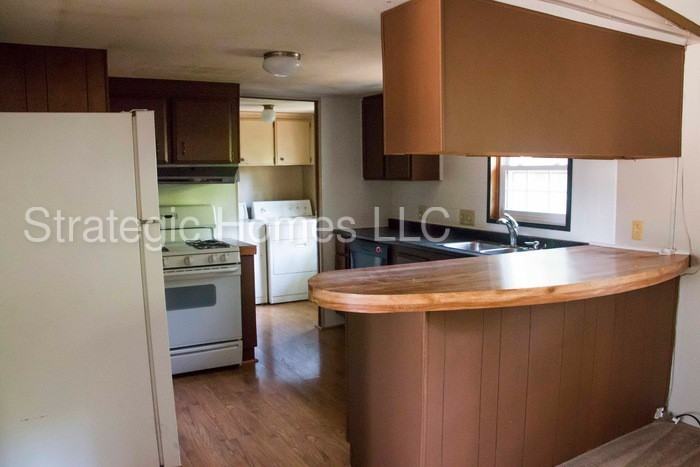 311 S 29th St - Photo 2 of 8