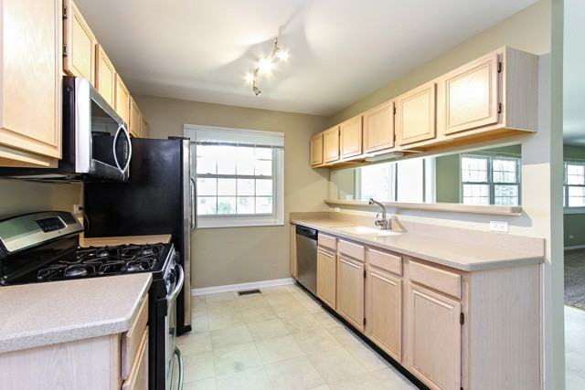 338 Christine Ln - Photo 3 of 10