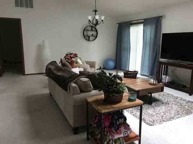 1416 Westglen Dr - Photo 3 of 20