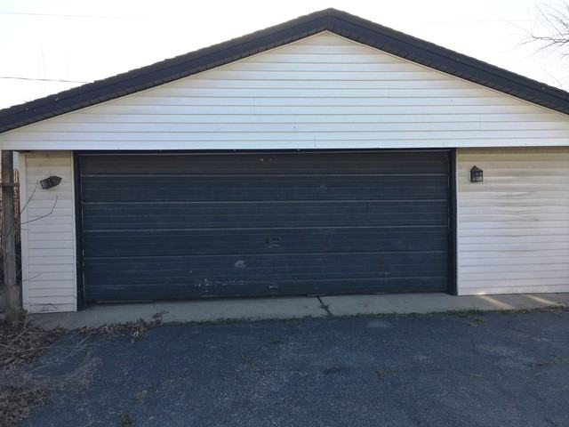 12460 S Keeler Ave - Photo 3 of 3