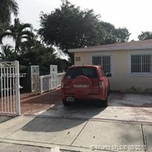 7734 NW 5 Ave - Photo 2 of 4