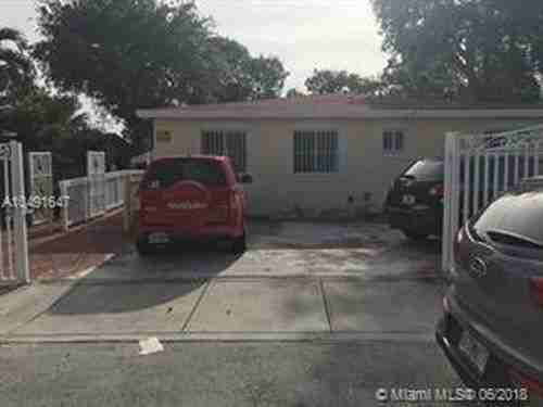 7734 NW 5 Ave - Photo 3 of 4