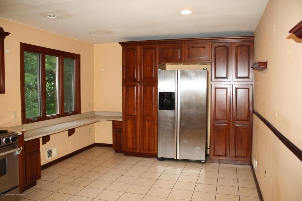24 Croman Ct - Photo 3 of 15