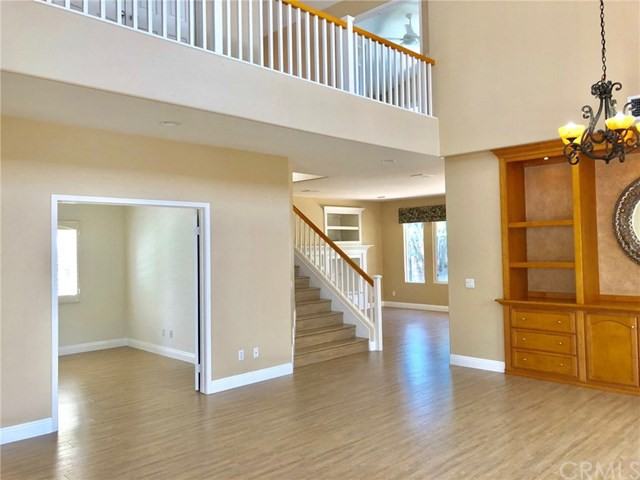 27931 Hedgeline Dr - Photo 3 of 20