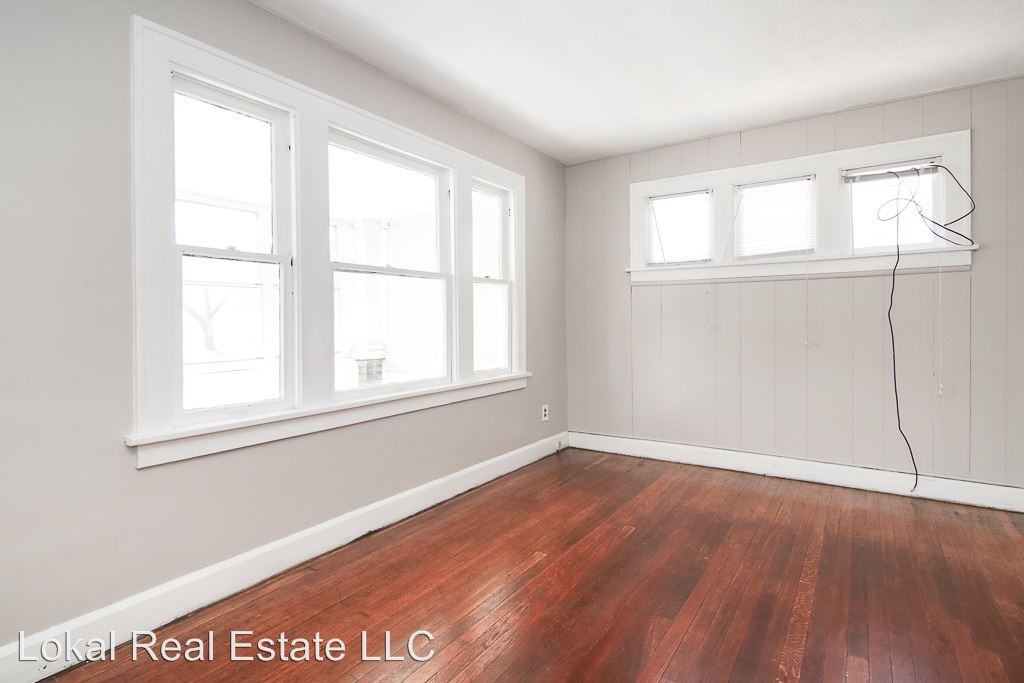 19609 Shelton Dr - Photo 3 of 50