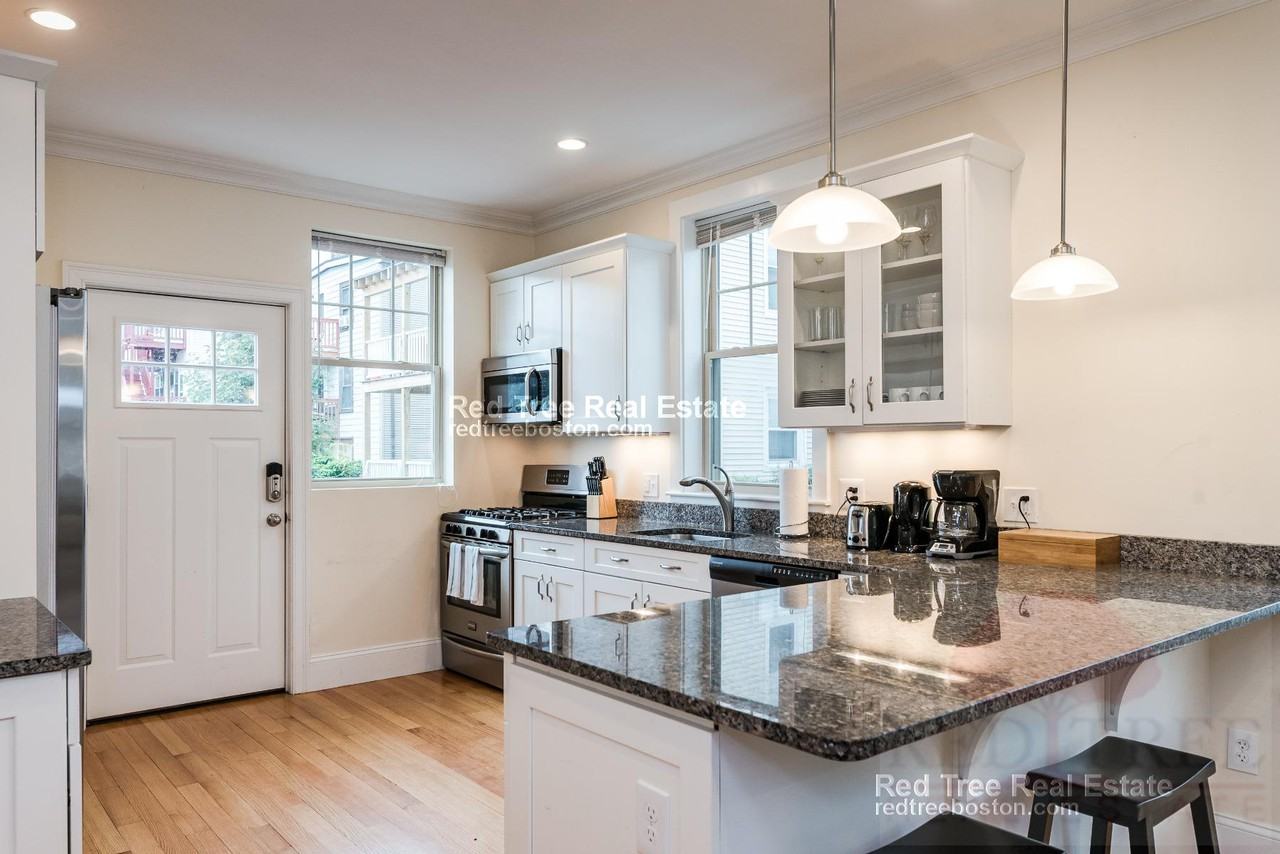 60 Mapleton Street #2