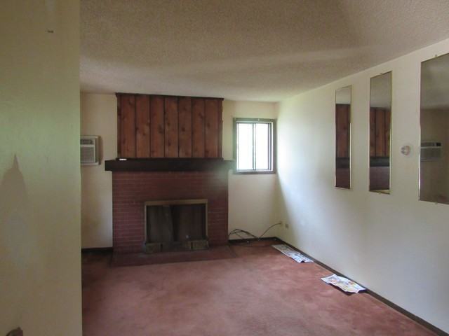 122 N Gifford St #124 - Photo 2 of 6