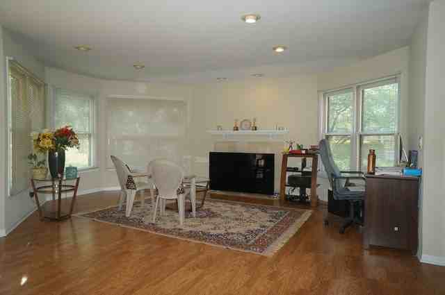 493 Banyan Tree Ln - Photo 3 of 16