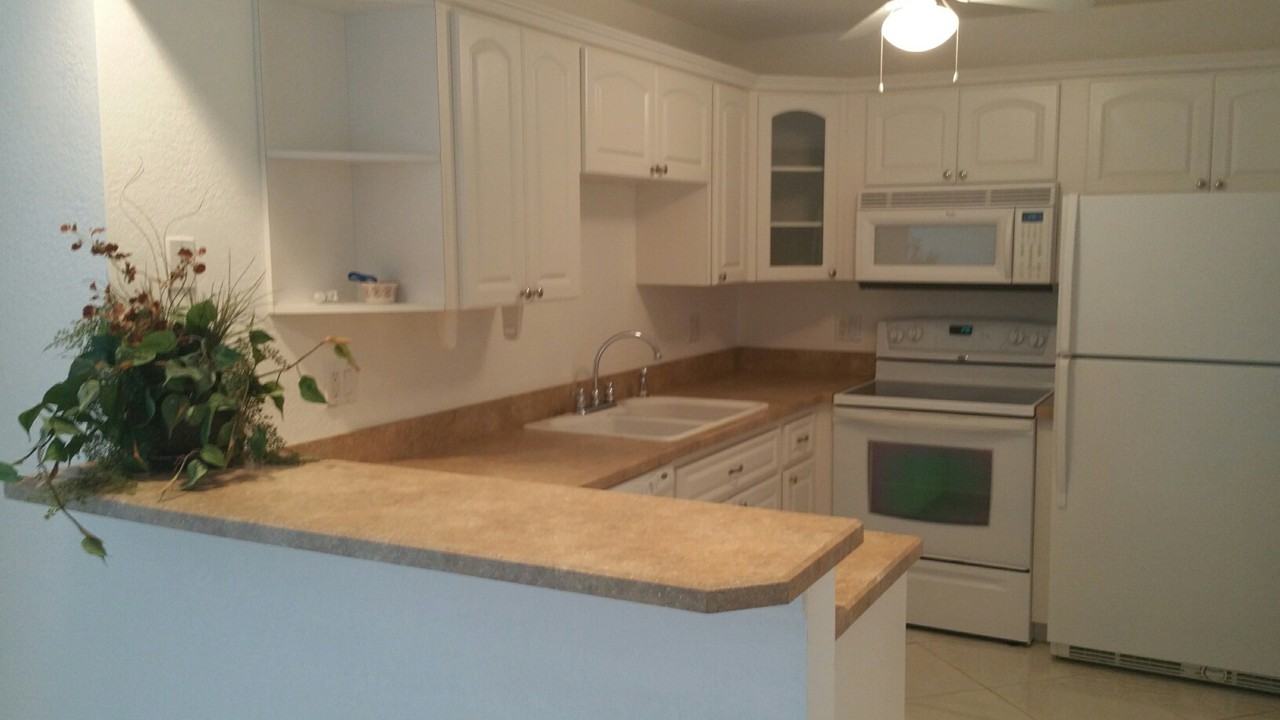 605 Lennox Rd W - Photo 3 of 15