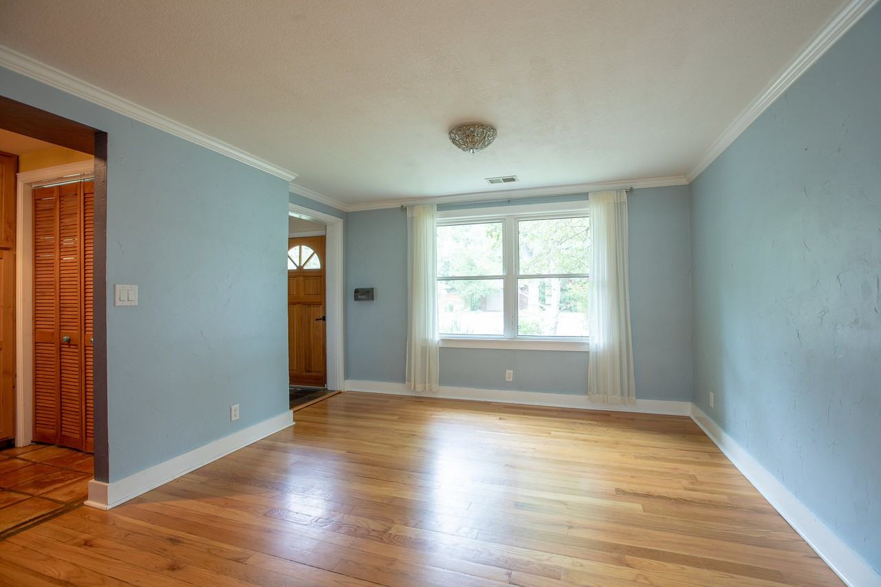 80 Circle Drive - Photo 3 of 33