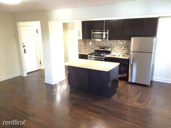 Beautiful Spacious 1 Bedroom Apartment In Elevator Building with Water
