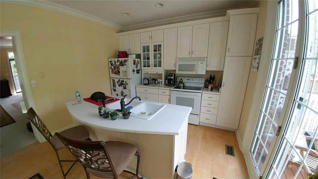 4206 Heyward Pl - Photo 3 of 8