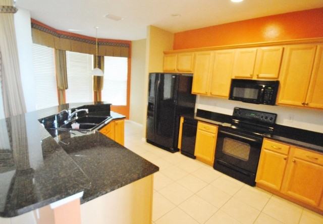 10884 Cory Lake Dr - Photo 3 of 17