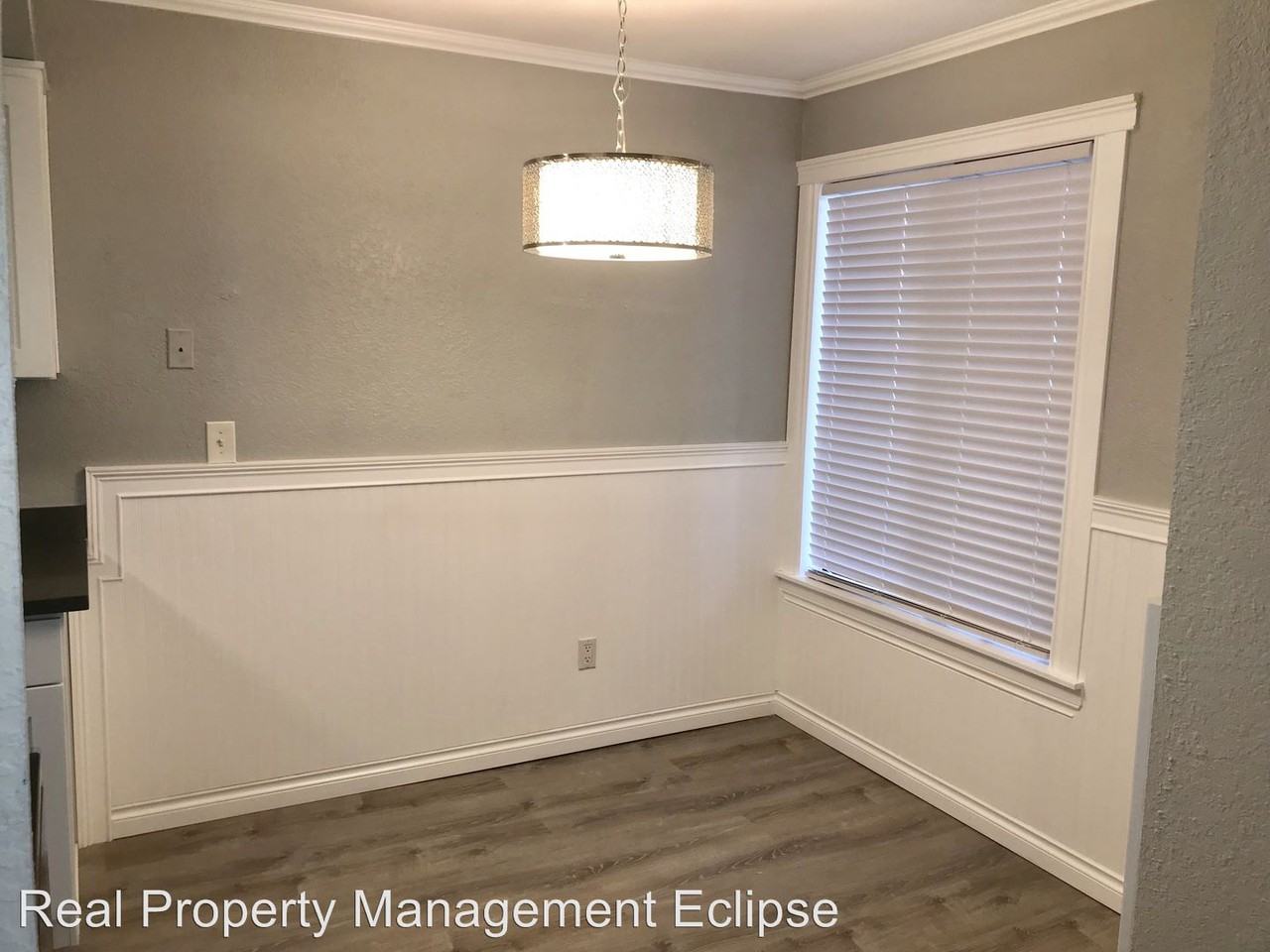 6720 112th Ave NE #B3 - Photo 2 of 7