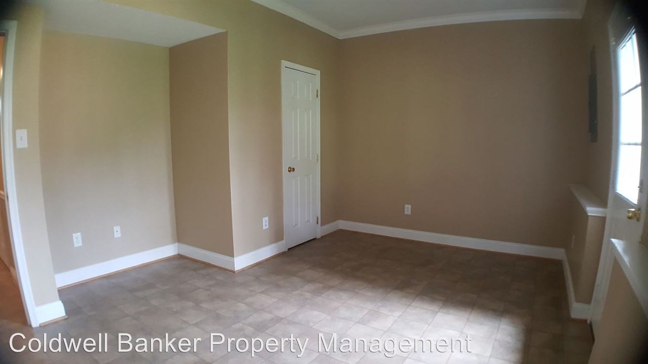 22 Toms Brook Dr - Photo 3 of 31