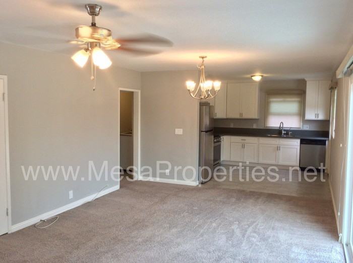4958 Bandera St - Photo 2 of 10