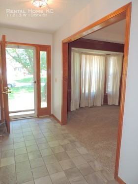 11213 W 106th St - Photo 2 of 30