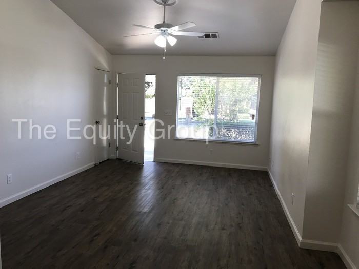 326 Sierra St - Photo 3 of 15