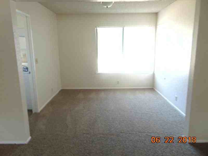 3777 Lynwood Dr - Photo 3 of 10