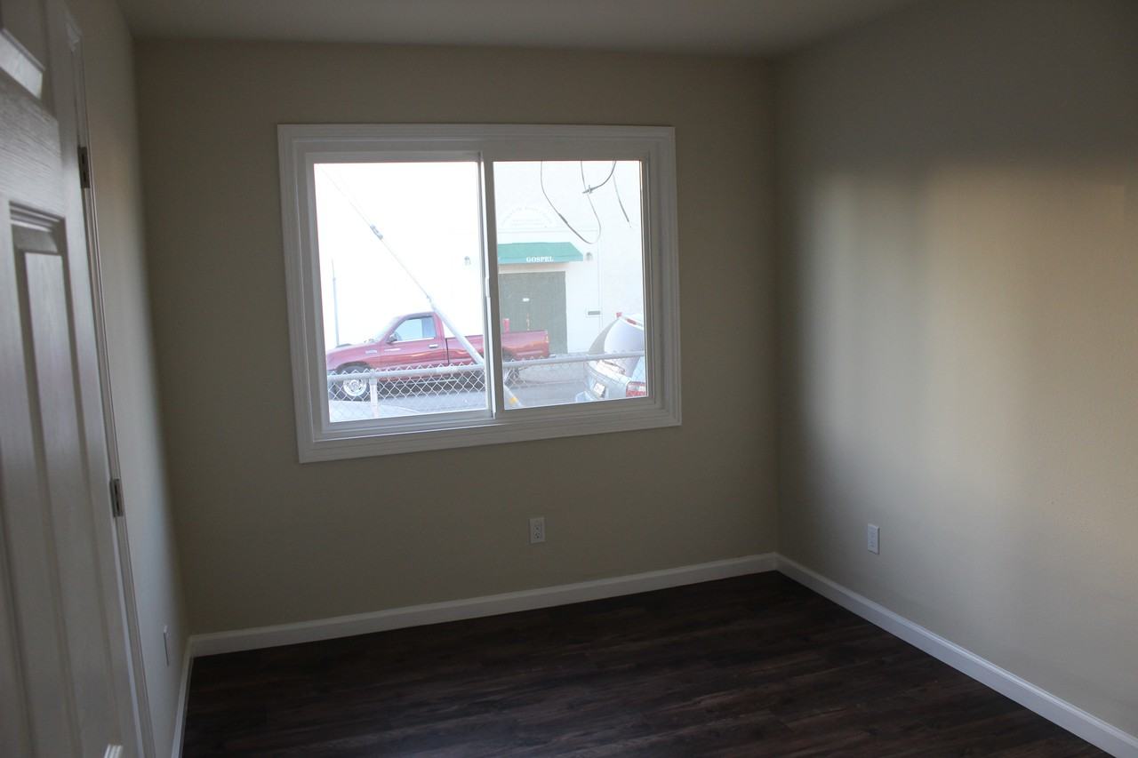 2696 Parker Ave - Photo 2 of 13