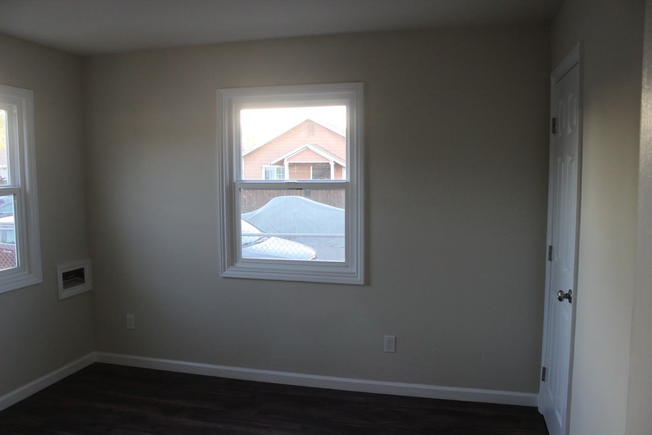 2696 Parker Ave - Photo 3 of 13