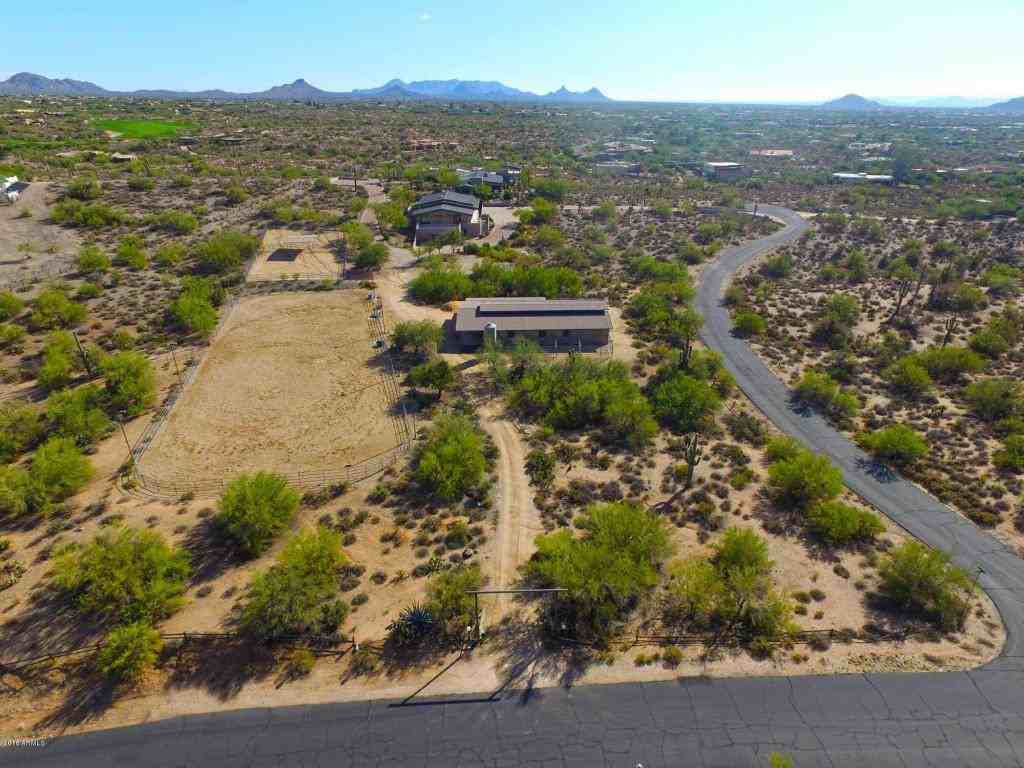 37801 Stirrup Cir - Photo 3 of 50