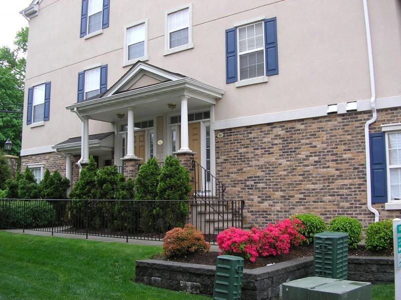 90 George Russell Way