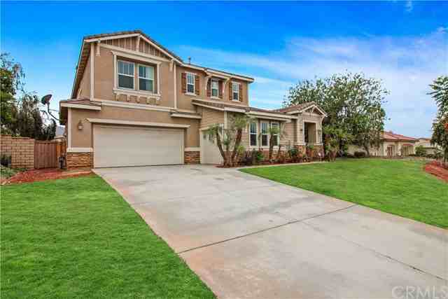 2176 Praed St - Photo 2 of 22