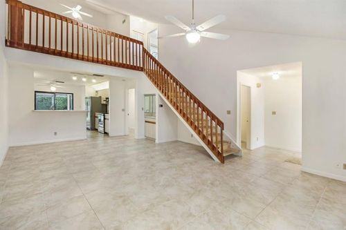 8538 Shadow Ct - Photo 2 of 8