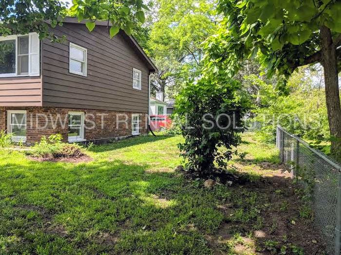 227 Madison Ave - Photo 2 of 13