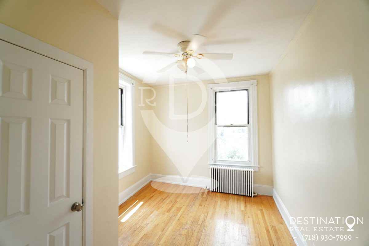 1271 Bay St - Photo 2 of 22