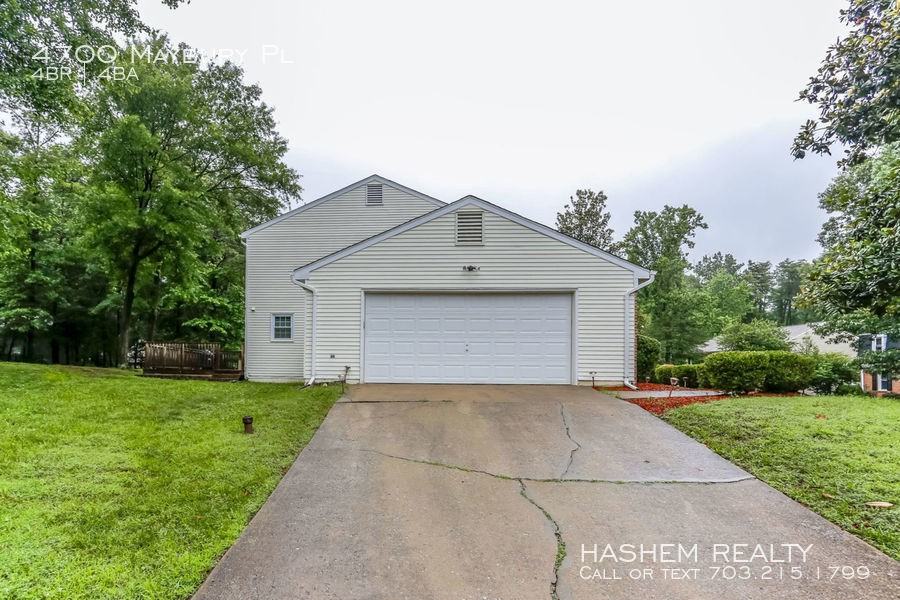 4700 Maybury Pl - Photo 2 of 23