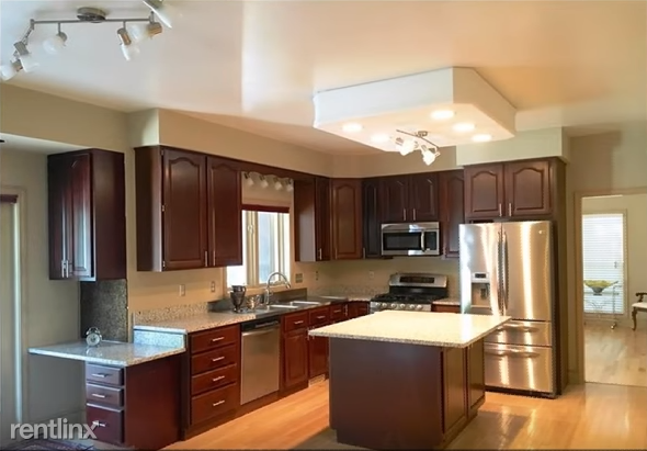5340 Brentwood Ct - Photo 3 of 10