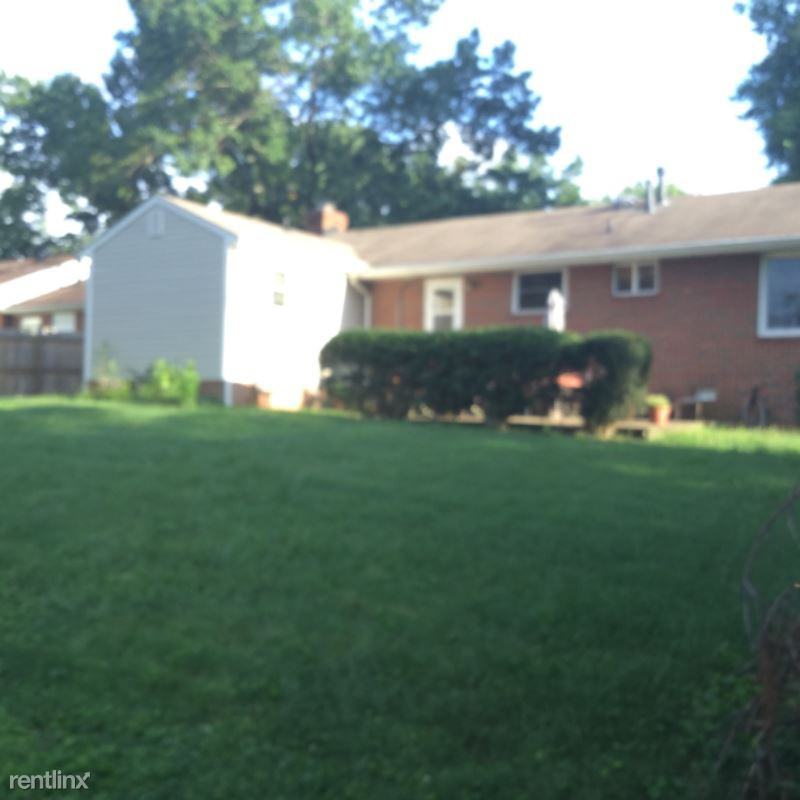 8712 Greenford Dr - Photo 2 of 11