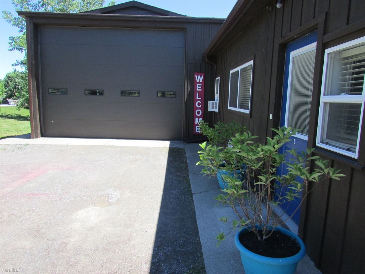 2332 W Walworth Rd #4 - Photo 2 of 20