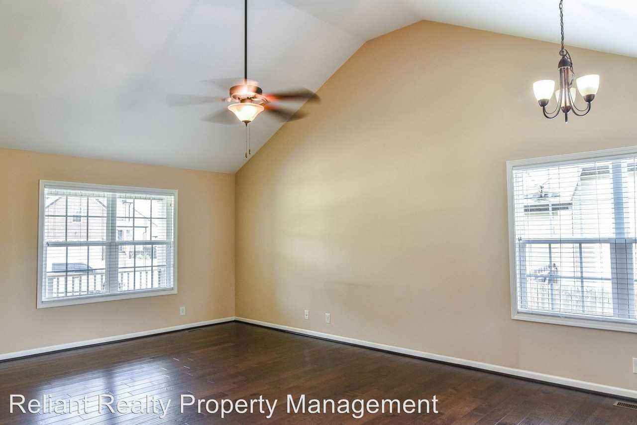 996 Dwight Eisenhower Way - Photo 2 of 17