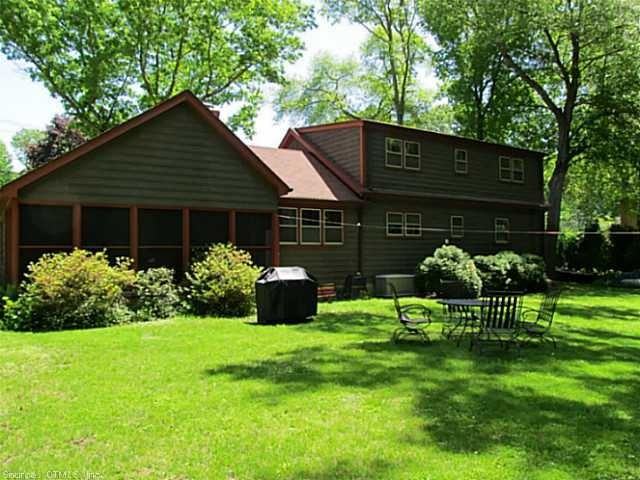 25 Laurel Hill Dr S - Photo 2 of 9