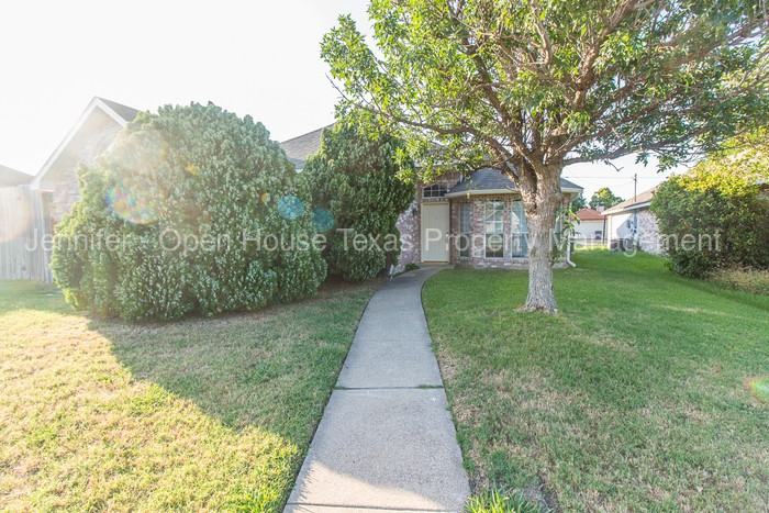 1401 Old Knoll Dr - Photo 3 of 36