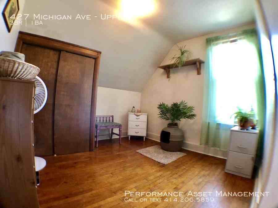 427 Michigan Ave - Photo 2 of 14