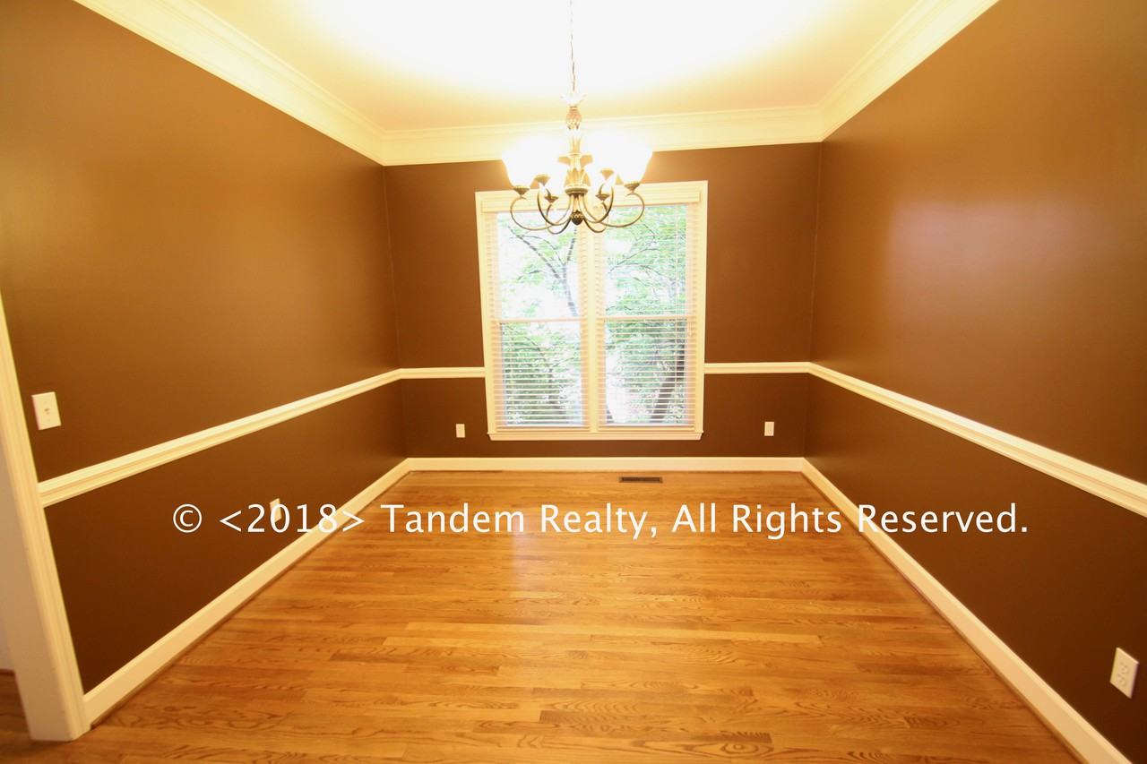 4733 Potomac Ln - Photo 3 of 25