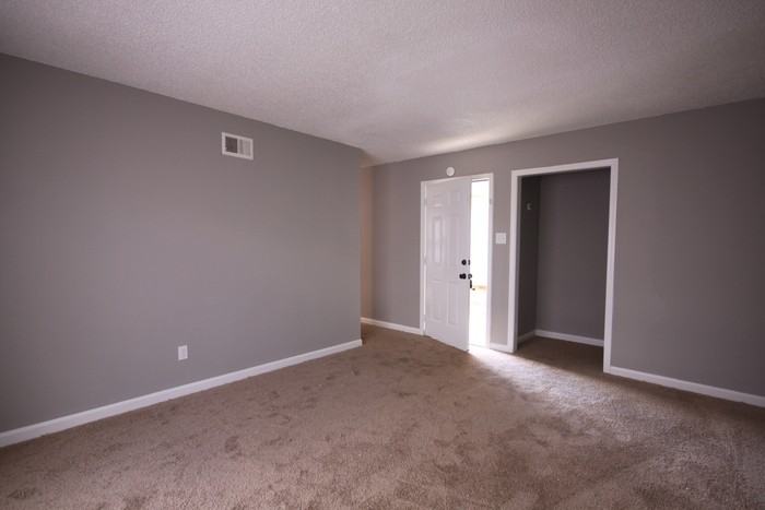 5266 Scottsdale Ave - Photo 2 of 8