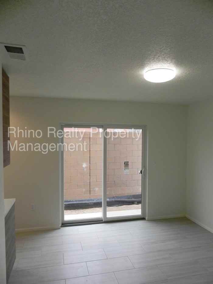 4208 Palo Verde Dr NE - Photo 3 of 31